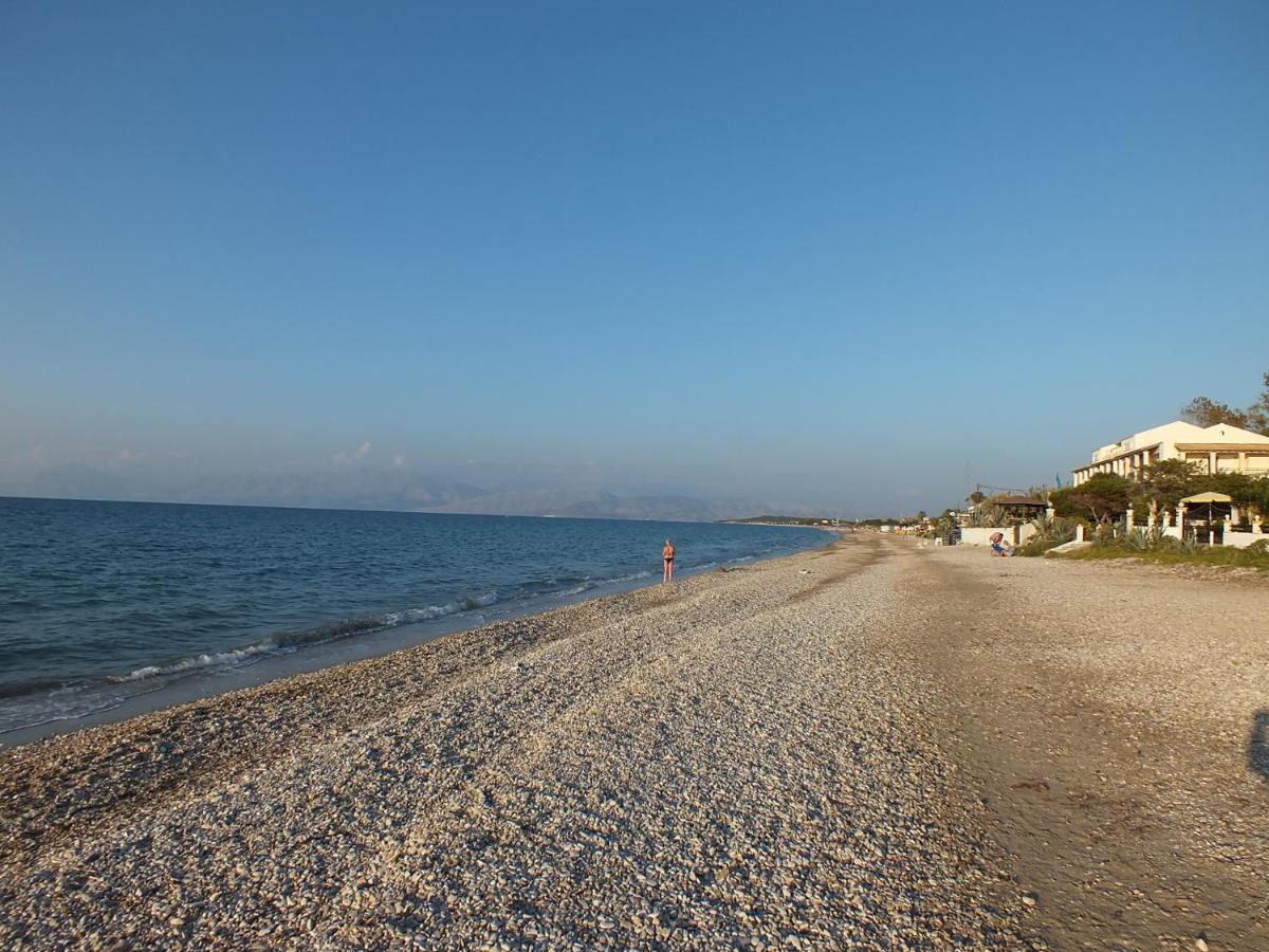 Frosos Beachfront Maisonette Acharavi Akharávi Eksteriør bilde
